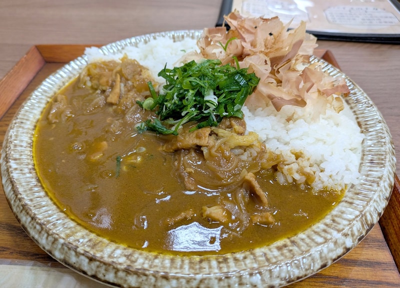 ホリエモン監修のカレー専門店「カレーだしっ！」に行ったら、思わぬ形で鳥インフルエンザの影響を受けていた