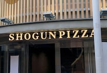 勢いの止まらない「ショーグンバーガー」が今度はピザで東京進出！ 出店したのは宮迫さんのお店があった場所では…