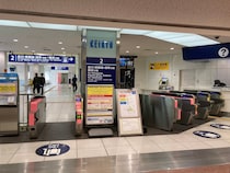【恐怖】羽田空港第3ターミナル駅に「立体サイン」を設置したのはエレベーターを利用してもらうため / なぜならエスカレーターが……