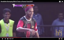 まだまだ衰えず！ 37歳のロナウジーニョがフットサルで見せた至高のテクニック集