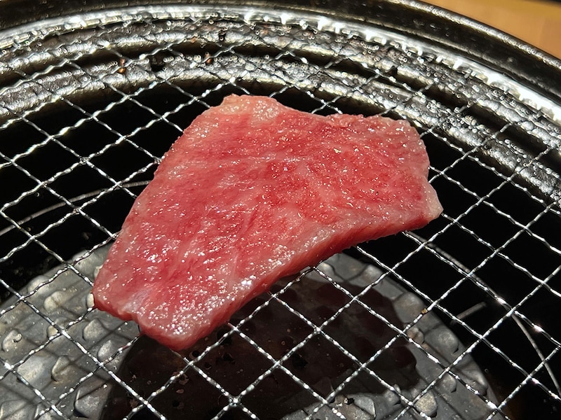 1人で焼肉食べ放題に行って「2名からです」と言われる切なさに耐えかねて…勢いで頼んだ神戸牛に教えられたこと / 歌舞伎町