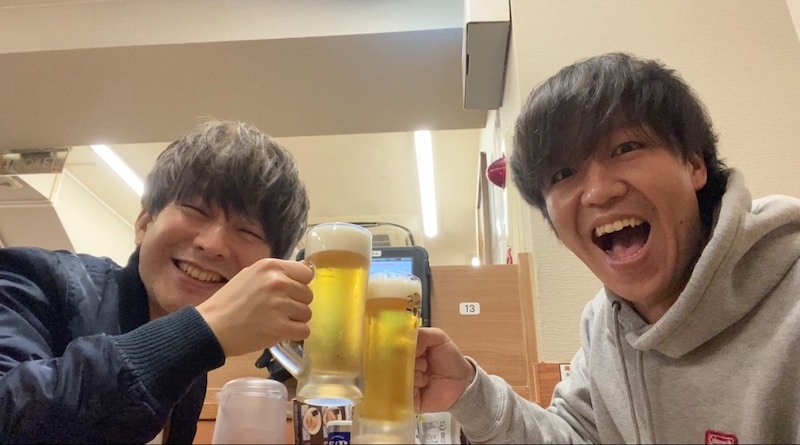 「俺の行きつけだから好きに飲み食いしていいぞ」後輩にそう言って日高屋に連れていった結果