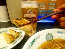 日高屋の「ちょい飲み」を女性が1人で利用した結果 → 店員さんの発言に混乱！ 1000円でお釣りが来るとは聞いていたが…