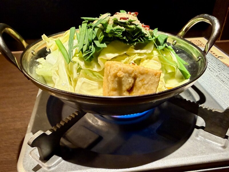 【出張グルメ】博多駅でランチでも使える「1人もつ鍋」を発見！ 下調べゼロで入ったら普通に当たりだった