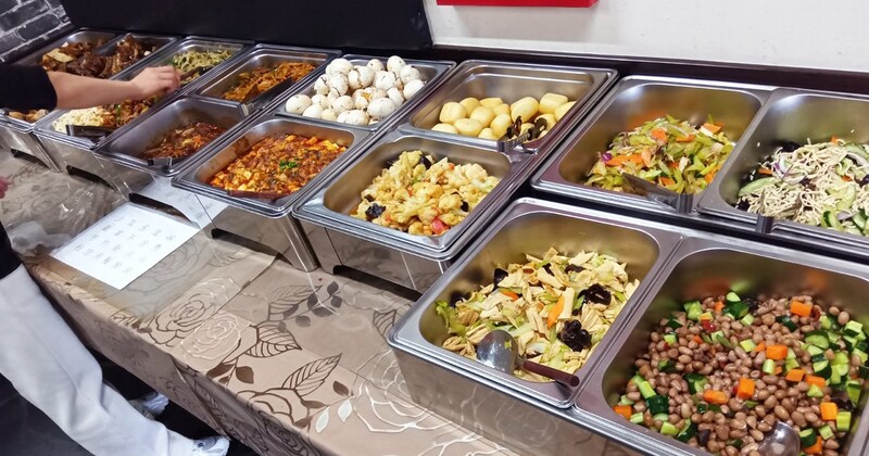 「ウイグル料理食べ放題1200円」池袋中華街の雑居ビル8階にコスパの秘境を見た / ガチ中華ランチ紀行：第11回『大新疆』