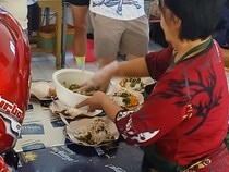 【50円以下の朝ごはん】安いインドネシア料理「ペチェル」をさらに安い場所で買うとこうなる / インドネシア通信