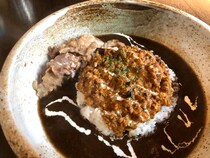 元寿司職人が作る「薬膳カレー」を食べたらカレーの概念が変わったでござる / 千駄木『とくじろう』