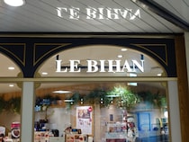駅でよく見るパン屋「LE BIHAN（ル ビアン）」に初めて入ってみた / チョコまみれのカッチカチなフランスパンが激ウマ