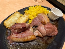 【メニュー改定】サイゼリヤでいま1番高い1090円の「仔羊（ラム）のランプステーキ」を食べてみた