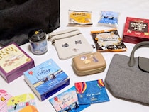 【ネコ好き必見】カルディで毎年大人気の「ネコの日バッグ」が今年も2種類登場！ 全アイテムにネコがいる…！