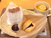 【穴場】フレッシュネスバーガーがカフェとして進化していた！ 唯一無二のスコーンサンドと揚げたてチュロス