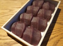 【朗報】今なら東京駅で『赤福餅』が買える！ 期間限定につき残り4日のみ / 店員さんに「何時ごろ売り切れるんですか？」と聞いてみたら…