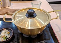 【なぜ？】ゆで太郎で期間限定の「倍盛かつ丼」を頼んだら、鍋が出てきたんだが……