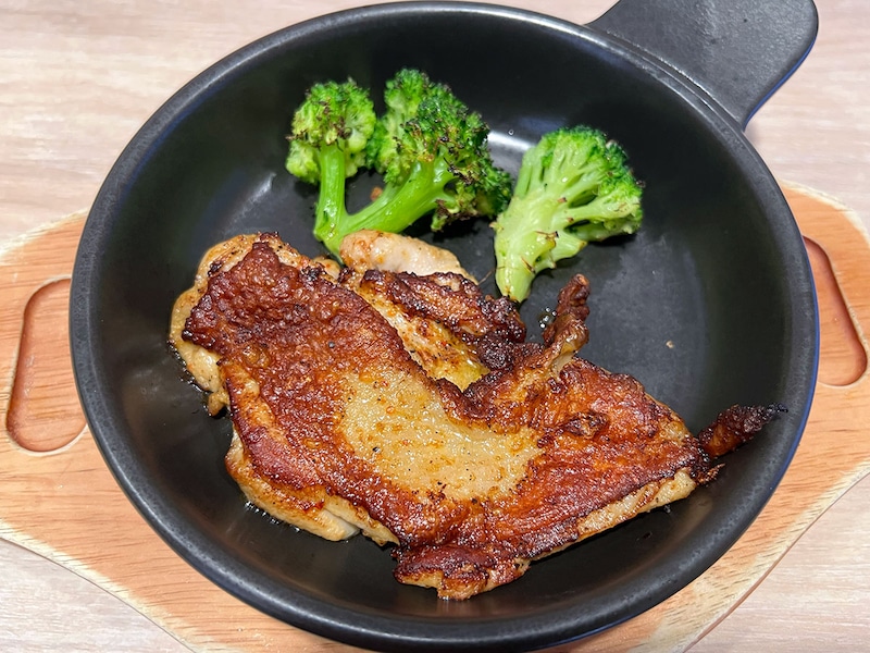 サイゼリヤ「若鶏のディアボラ風」より50円も安い！ ガストの激安チキンが孤軍奮闘している件 / 500円以下の熾烈な戦い