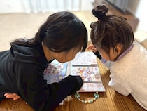 ただの遊びじゃない？ 子どものシール交換会を覗いたら、想像以上にガチな「商談」が行われていた