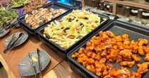 【食べ放題1300円】看板もないのに中国人が集まる池袋秘密のガチ中華！「一念100」のランチビュッフェが高コスパ