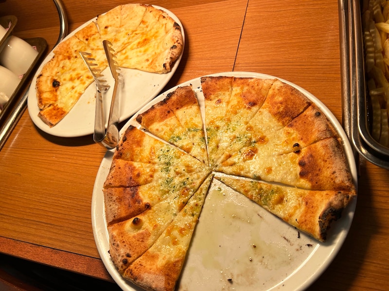 ピザ食べ放題1430円！「カプリチョーザ」店舗限定ランチビュッフェに行ってみたらコスパ最高だった / 新宿ワシントンホテル店