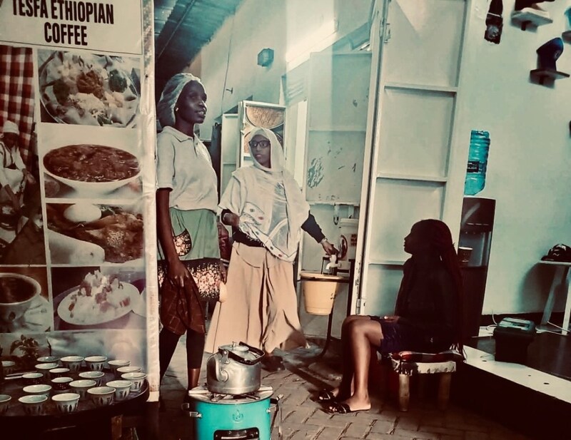 【ケニアの喫茶店】ふと出会った “超ストロングスタイルなコーヒー(約55円)” の店 / カンバ通信:第452回