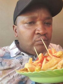 タバコも売ってる「露天ポテト」屋。タバコを買うと無料でおまけのポテトがもらえる謎ルール【カンバ通信：第451回】