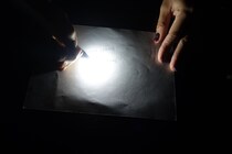 【災害対策にも】LEDライト付ボールペン『ライトライトα』が機能的 / 夜勤やアウトドアでの筆記にオススメです