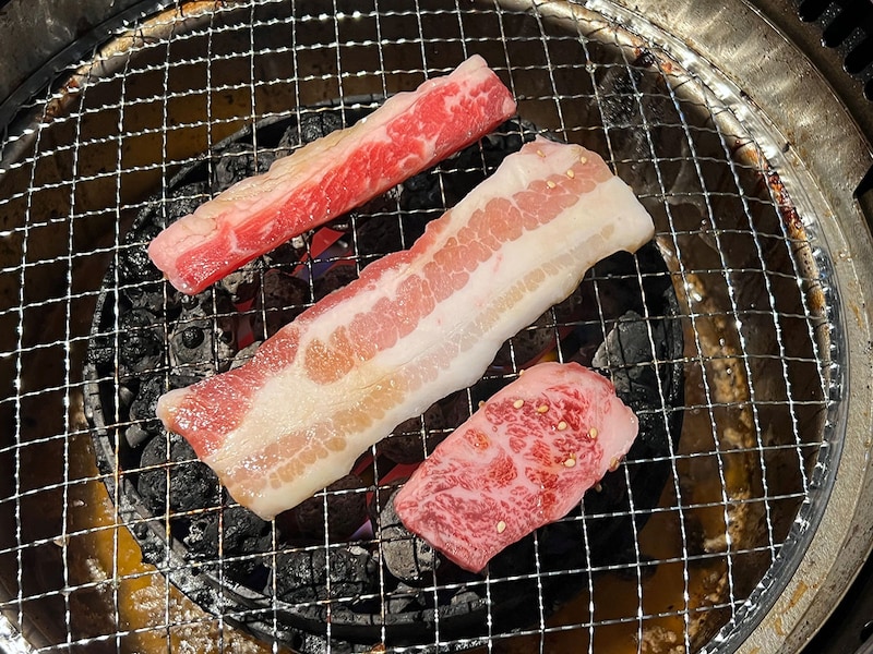 【歌舞伎町】1人で焼き肉食べ放題の店に入ったら ”おひとりさま専用” の時短ルールに遭遇した