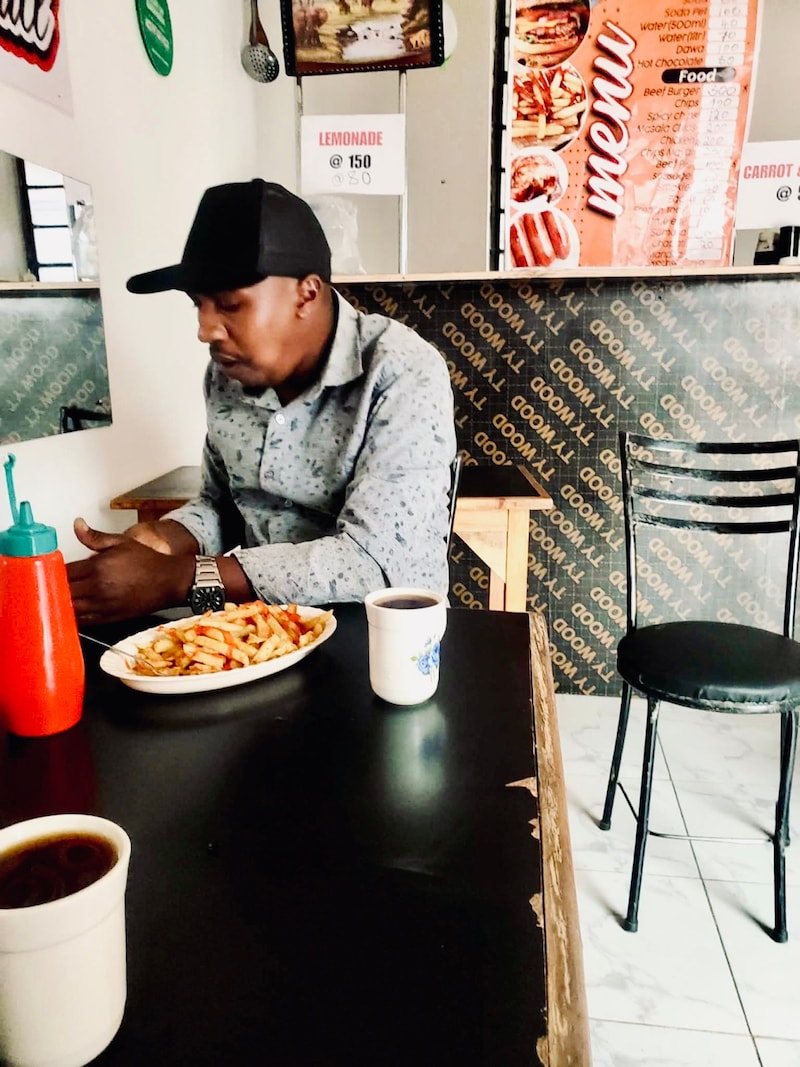 叩かないと来ない店でポテト / 無料コーヒーは、ほぼお湯【カンバ通信：第455回】