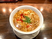 【検証】明星「中華三昧 酸辣湯麺」に大感動 → 監修の『赤坂 榮林』に行ってみたらこうだった