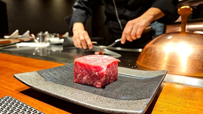 超高級ステーキハウス『ウルフギャング』の1万円ランチを食べてみた結果 → 特製ソースが凄すぎて感動した