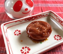 梅干しに味の素と醤油をかけると味がまろやかになって激ウマ