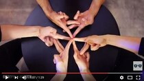 【次世代ダンス】日本人パフォーマー・XTRAPが繰り広げる「指を使ったフィンガーダンス」が海外で話題！ 万華鏡のように変化し続ける動きが超美しい～!!
