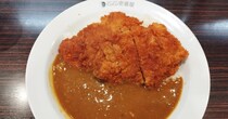 ココイチJR蓮田駅東口店だけで食べられる「わらじカツカレー」が凄い / デカすぎるカツ、特製ダレもガチ特製の味