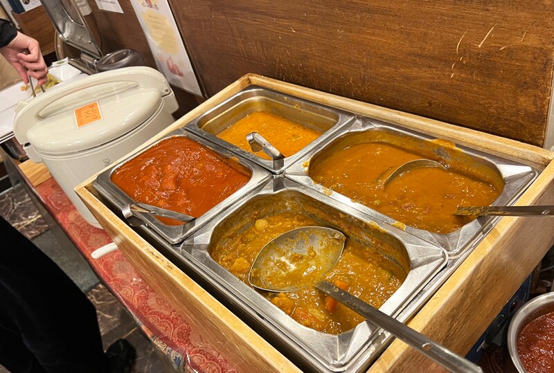 渋谷でカレー食べ放題1490円！ 自然派インド料理「ミラン・ナタラジ」のランチビュッフェが体も財布も喜ぶコスパ