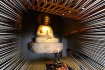 【マジかよ】池袋に空中浮遊する大仏がいた / 仙行寺の池袋大仏