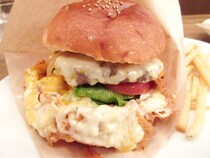 知ってるか？ アメリカンバルのハンバーガーはめっっちゃウマい！ そのハンパないボリュームに酔いしれろ!! 中野「WIN’P-S（ウィンピース）」