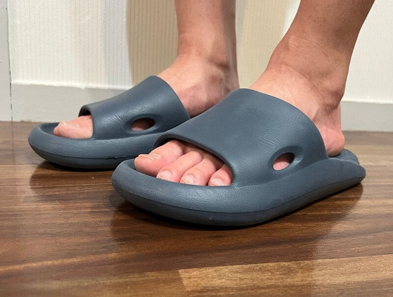 Amazon1位のスリッパが全然スリッパしてない！ でも気になるから購入 → 半年間使ってみた率直な感想