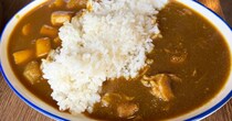 渋谷でカレー食べ放題1000円！ 平日ランチ30分限定にしても凄いバングラデシュ人の店『ナイムカレー』の隙間感が良い