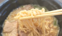 セブンイレブンには今「麺類を調理してくれるロボット」がいる / 店舗限定「お店で仕上げた できたて麺」を体験してみた