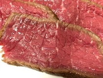 【肉の日レシピ】安い肉でもウマくなる！ 超簡単「平野レミ風ローストビーフ」で赤肉を豪快に喰らうべし!!