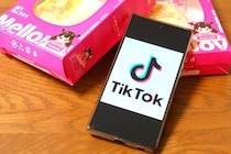新世代のライブショッピングをTikTokで初体験した感想「謎文化」「新手の推し活」「一周回ってテレビショッピング」