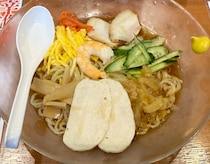 幸楽苑の冷し中華（860円）が思ってたのと違う一皿だった / チャーシューだけでなく鶏肉まで入ってた