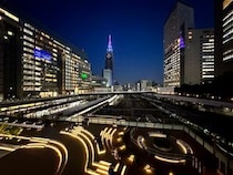 「バスタ新宿」は待ち合わせ場所としても夜景スポットとしても有能だった / 新宿駅直結の都会のオアシス