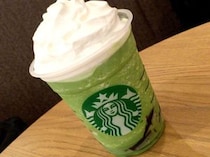 【スタバ裏メニュー】話題の「わらび餅フラペチーノ」を飲んでみた / 抹茶フラペ×コーヒージェリーでわらび餅＆あずき味に！ 最安カスタム方法はコレだ!!