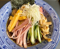 「松屋に冷やし中華ないでしょ」と思ったらあった！ 松軒中華食堂の一杯は酸味ガチ勢向けだった