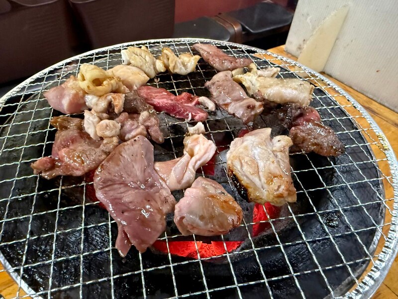 内臓系好きは絶対行くべし！ 1360円の「焼肉食べ放題」で新鮮なハツとレバーが味わえる『スミヨシホルモン』が最高すぎた