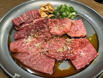 【高田馬場】1人焼肉の穴場を発見！ カップルを気にせず楽しめる「2階の焼肉店」が、ソロ客に優しすぎて最高だった