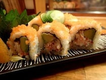 沖縄で「元祖カリフォルニアロール」を堪能してたら異国情緒あふれすぎててアメリカにいる気分になったでござる / 北谷『スシバー よし八』