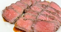 読者に教わった「アイラップ湯せん」でローストビーフを作ったら、ついに過去最高レベルの仕上がりになった