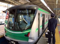 【コラム】そこまで混んでいない「電車のドア前」で微動だにしないヤツは何のつもりなのか？