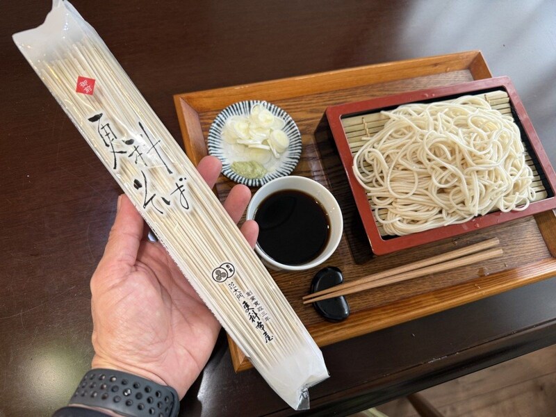 「店の味とは違います」と言われた乾麺【家そば放浪記】第297束：創業235年の名店「芝大門更科布屋」で売られていたマルワ製麺『更科そば』900円（1人前360円）