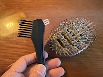 530円の業務用ヘアブラシクリーナーでも倒せなかった……最後まで残った “ラスボス” とは